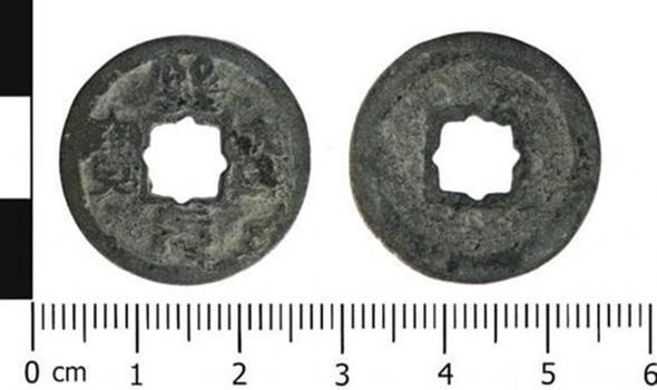 Đồng xu cổ hé lộ hoạt động thương mại chưa từng biết giữa Trung Quốc và Anh khoảng 1.000 năm trước