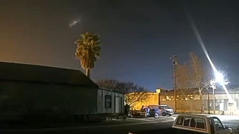 Mỹ: Vật thể lạ bay không xác định vút qua bầu trời bang California
