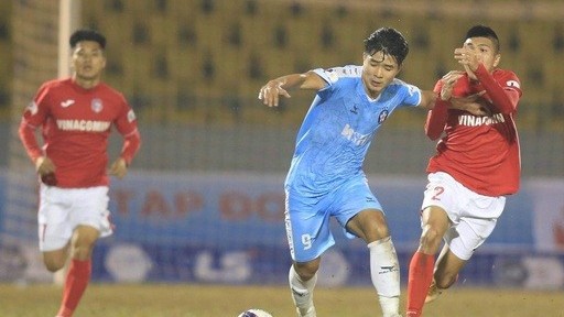 Covid-19 tái bùng phát: Đội Đà Nẵng phải xét nghiệm, V-League 2021 tạm dừng từ vòng 4