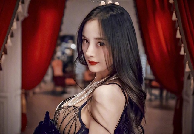 Dương Mịch cuốn hút khác lạ với trang phục mùa lễ hội cuối năm Dương Mịch cuốn hút khác lạ với trang phục mùa lễ hội cuối năm