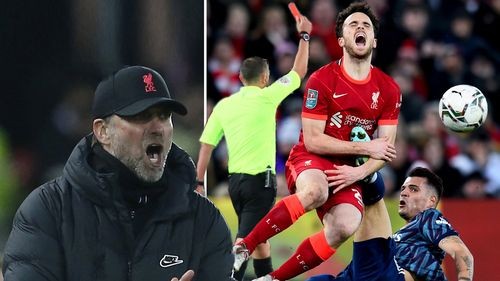 Bóng đá Anh: HLV Klopp ngạc nhiên vì Covid-19