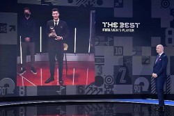 The Best FIFA 2021: Robert Lewandowski lần thứ hai nhận giải, Ronaldo thắng danh hiệu đặc biệt