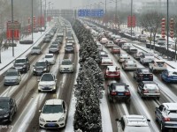 Tuyết rơi dày khiến giao thông Trung Quốc ảnh hưởng nghiêm trọng