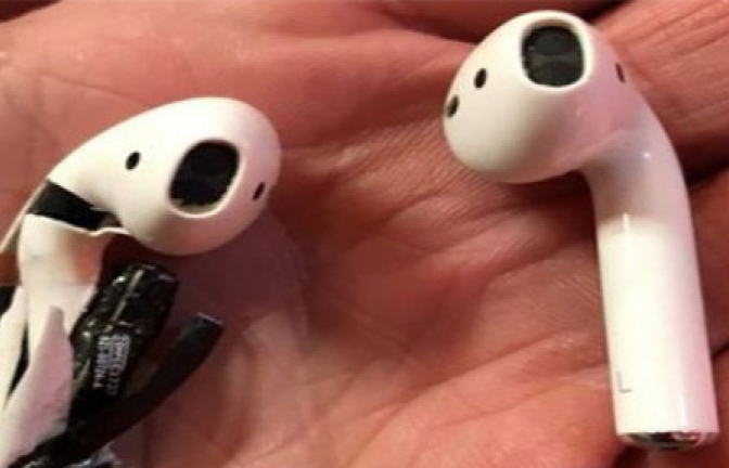 Khách hàng hoảng hồn vì tai nghe Apple Airpods phát nổ bí ẩn