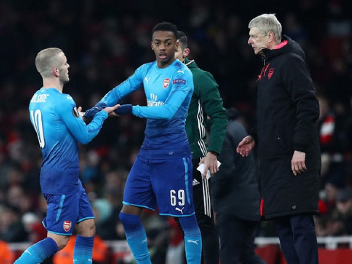 HLV Wenger “nổi điên” vì sự chủ quan của Arsenal