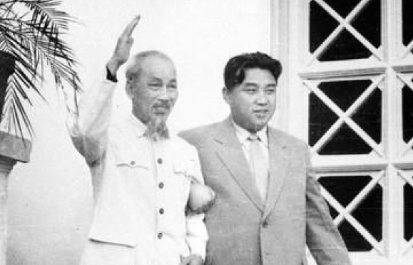 Những hình ảnh hiếm về Chủ tịch Hồ Chí Minh và Thủ tướng Kim Nhật Thành