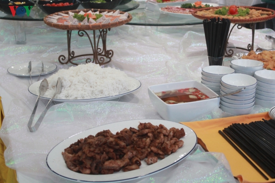 am thuc viet nam lam nuc long phong vien quoc te dua tin thuong dinh my trieu