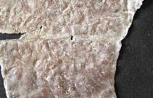 Bí mật những tấm thẻ khắc lời nguyền ám hại người dưới giếng cổ niên đại 2.500 năm