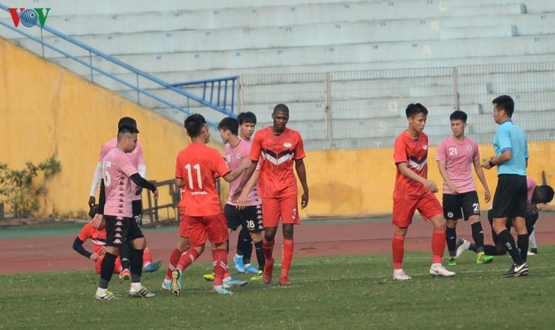 v league khong phai chiu canh don toa vi covid 19