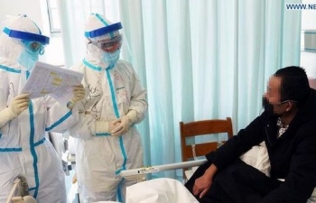 Chuyên gia Trung Quốc cảnh báo bệnh nhân bình phục vẫn có khả năng truyền virus corona