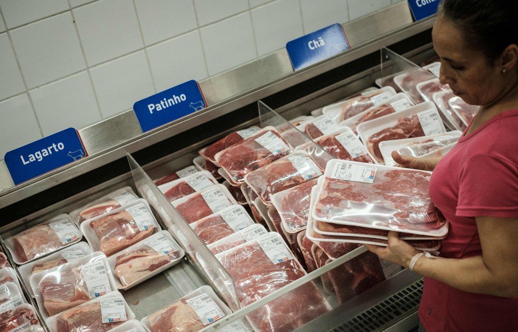 Mỹ bỏ lệnh cấm nhập khẩu thịt bò sống từ Brazil