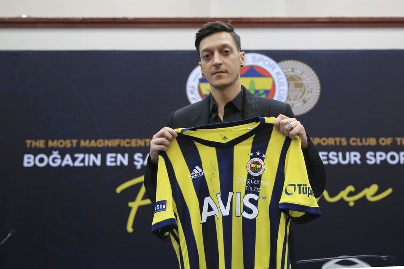 1. Mesut Ozil từ Arsenal sang Fenerbahce theo dạng chuyển nhượng tự do. (Nguồn: Getty Images)