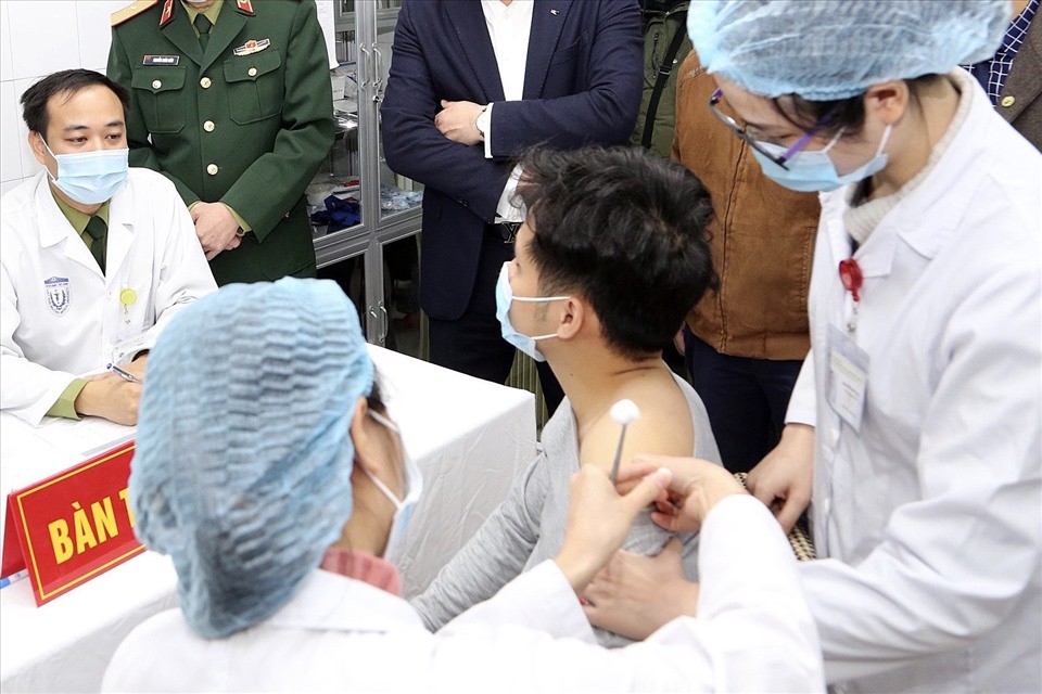 Ban Chỉ đạo Quốc gia thảo luận về tiêm vaccine phòng Covid-19 ở Việt Nam