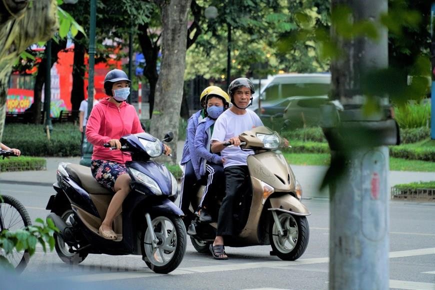 Dự báo thời tiết đêm nay và ngày mai (23-24/2): Bắc Bộ ban ngày nắng ấm, nền nhiệt cao nhất từ 28-31 độ; Nam Bộ đêm không mưa, ngày nắng