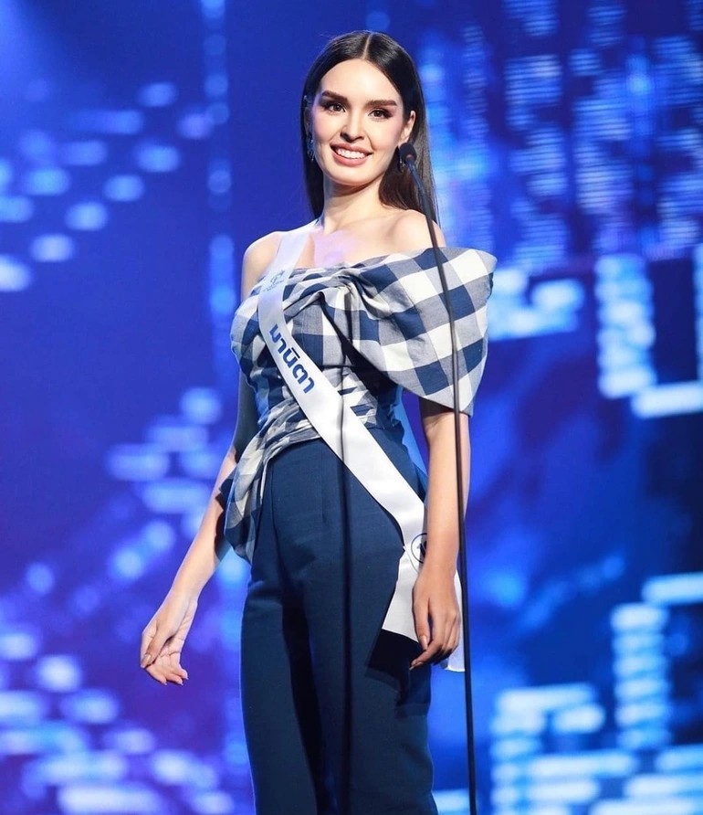 Vẻ đẹp hiện đại của Manita Farmer - tân Hoa hậu Thái Lan 2022