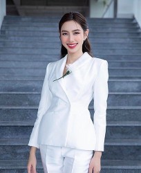 Ngắm các hoa hậu cùng sao Việt thanh lịch với áo blazer cách điệu