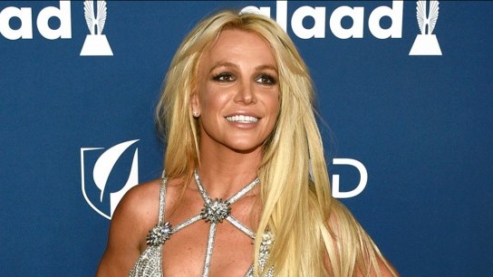 Britney Spears ký hợp đồng phá kỷ lục, xuất bản tự truyện 'kể hết' cuộc đời mình