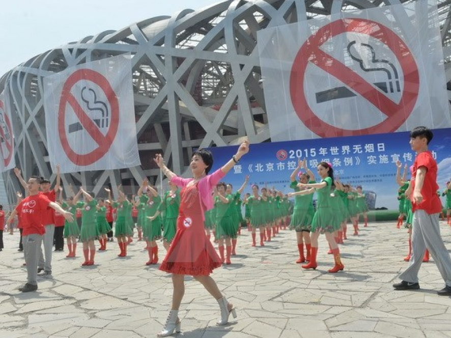 Trung Quốc: Các thành phố lớn tuyên chiến với thuốc lá