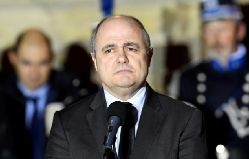Bộ trưởng Nội vụ Pháp từ chức