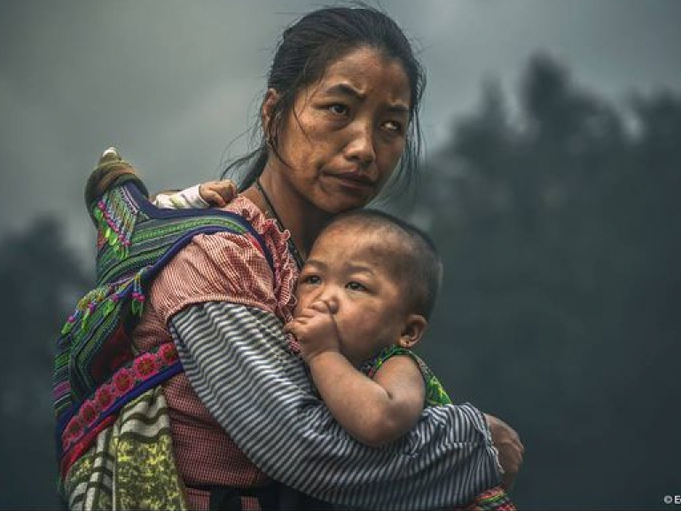 Bức chân dung mẹ con dân tộc H'Mông đạt giải thưởng nhiếp ảnh danh giá
