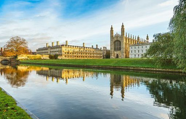 Đại học Cambridge trao cơ hội cho 100 học sinh từng “suýt” đỗ vào trường