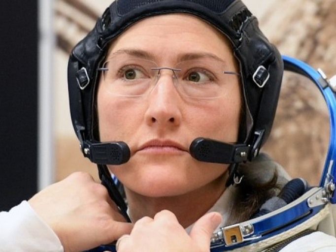 Thiếu trang phục... NASA hủy kế hoạch đi ra ngoài không gian của 2 nhà du hành nữ