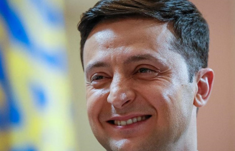 Diễn viên hài dẫn đầu cuộc bầu cử tổng thống tại Ukraine