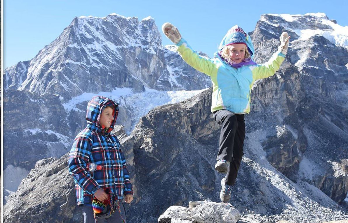 Người trẻ tuổi nhất nước Anh chinh phục cung đường đến Trại chính Everest