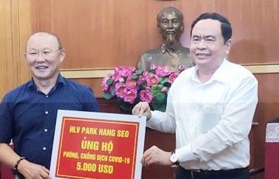 HLV Park Hang Seo ủng hộ 5.000 USD cho 'Quỹ phòng chống dịch Covid-19'