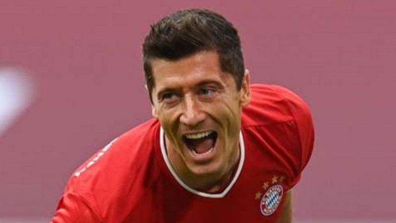 Cuộc đua 'Chiếc giày Vàng' châu Âu 2020/2021: Ronaldo tăng tốc, Messi bám đuổi, Lewandowski vững ngôi đầu