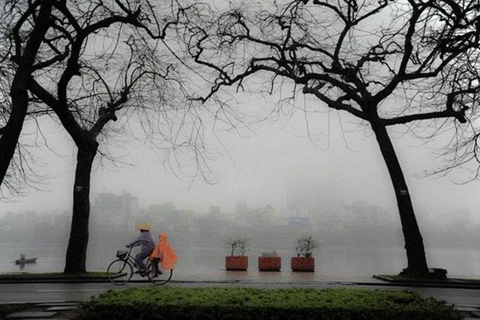 Dự báo thời tiết Hà Nội đêm nay và sáng sớm mai trời lạnh, mưa phùn, có sương mù. (Nguồn:
