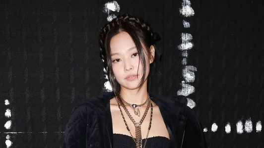 Paris Fashion Week: Jennie Blackpink cùng dàn sao quốc tế dự show Chanel