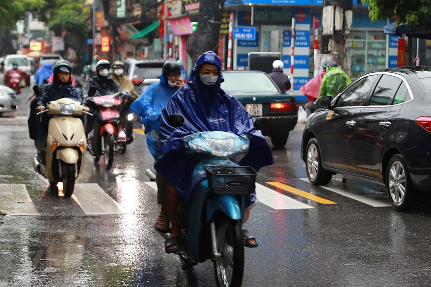 Dự báo thời tiết Hà Nội ngày mai (27/3) trời rét, mưa rào và rải rác có dông, miền Bắc có mưa vừa, mưa to cục bộ. (Nguồn: TTXVN)