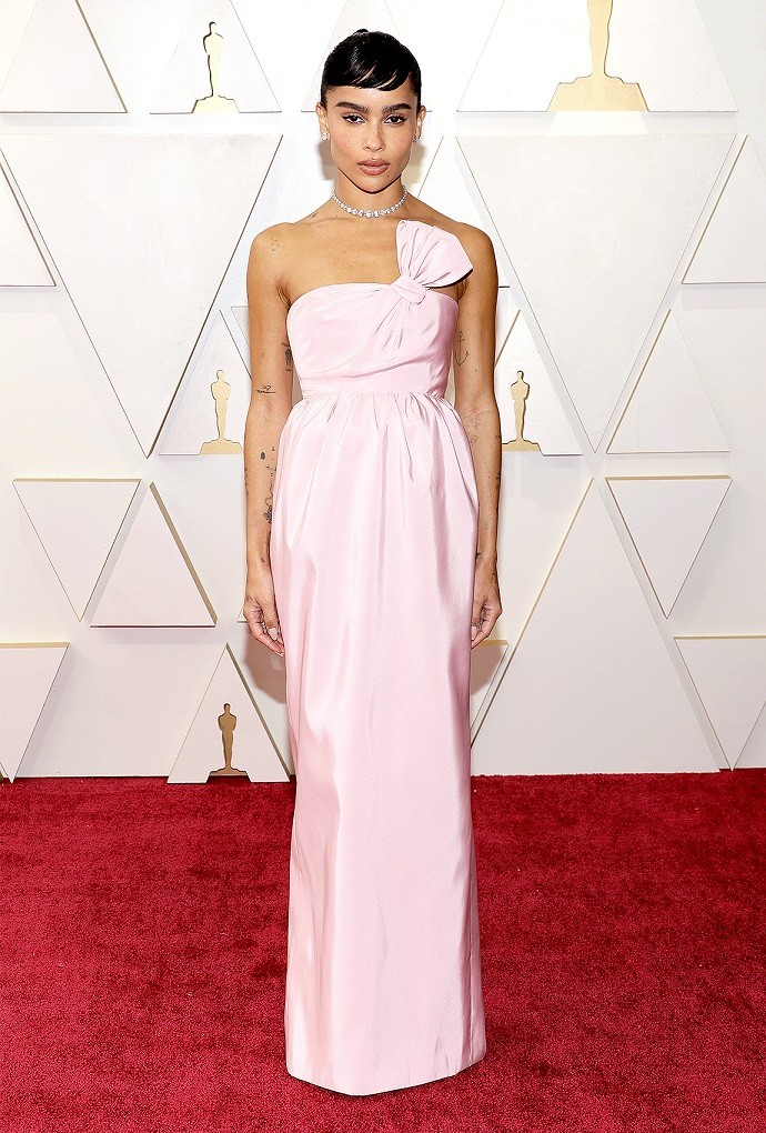 Những sao nữ mặc đẹp nhất trên thảm đỏ Oscar 2022