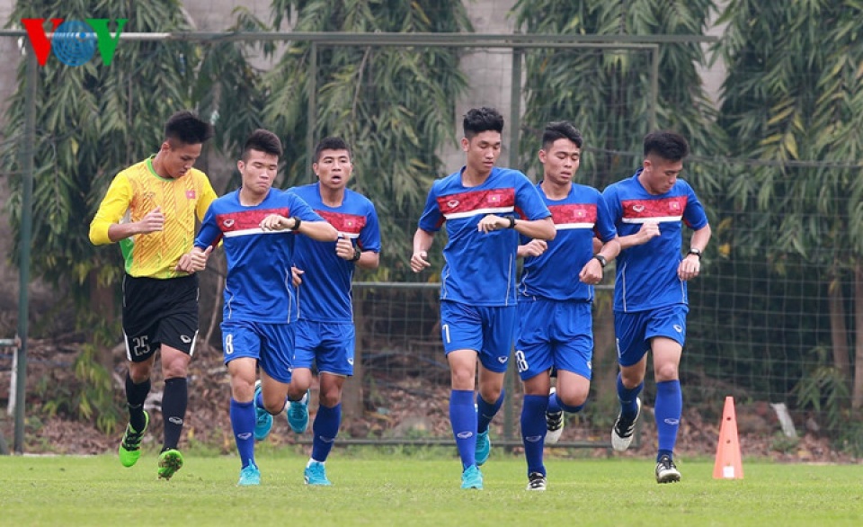 u20 viet nam tap luyen tich cuc o buoi tap dau tien tai duc