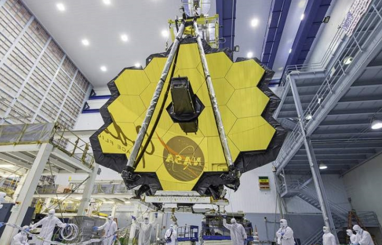 NASA chuẩn bị đưa kính thiên văn dát vàng lên vũ trụ