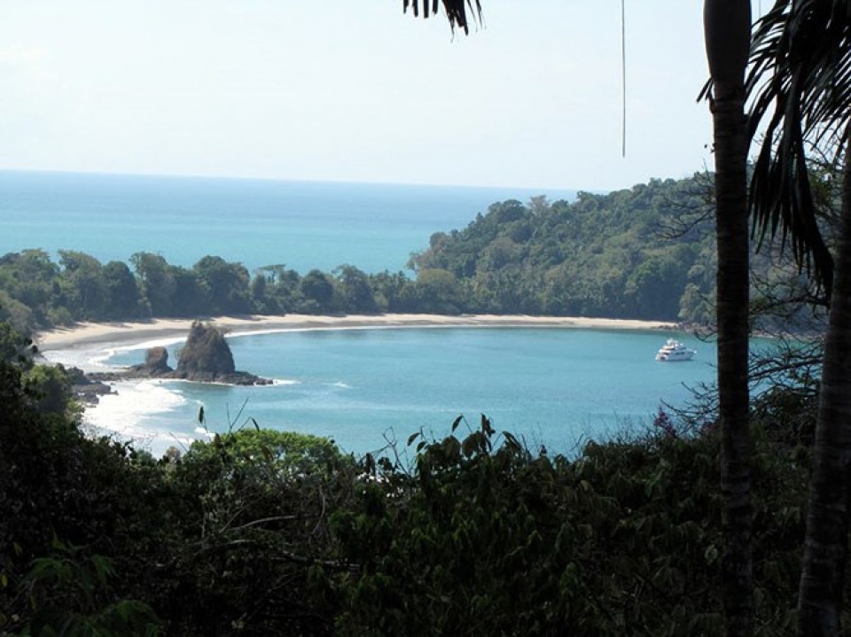 khach san sang chanh tien nghi ben trong chiec may bay hong