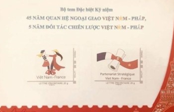 Bộ tem đặc biệt kỷ niệm 45 năm quan hệ ngoại giao Việt Nam - Pháp