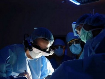 Trung Quốc: Định vị chính xác các mô ung thư trong phẫu thuật