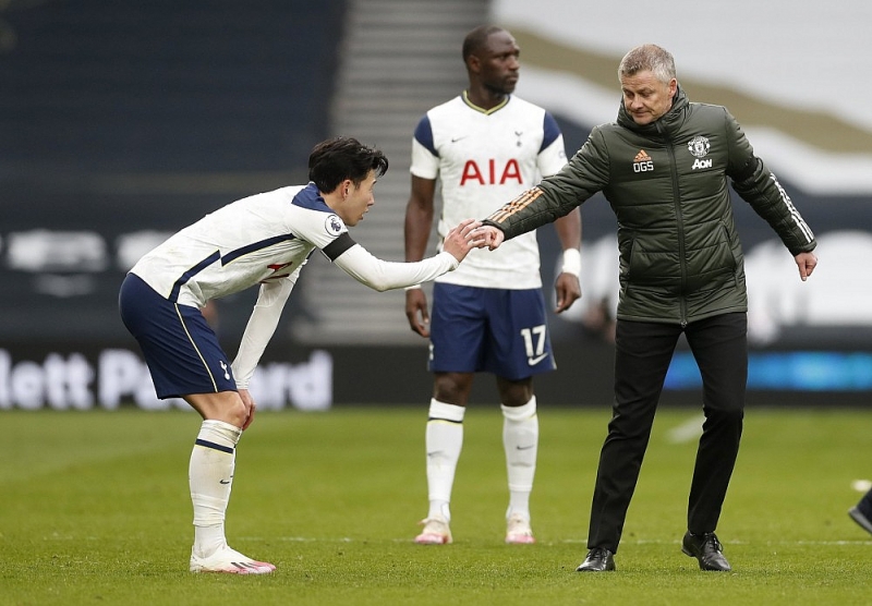 Man Utd 3-1 Tottenham: Solskjaer đả kích Son Heung Min ăn vạ trên sân; Mourinho phản pháo, buồn và rất buồn