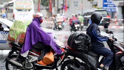 Dự báo thời tiết đêm nay và ngày mai (14-15/4): Hà Nội, Bắc Bộ, Bắc Trung Bộ từ 16/4 trời chuyển lạnh, cục bộ mưa to đến rất to; Nam Bộ có nắng nóng