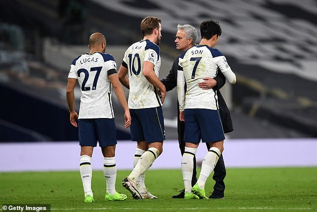 Jose Mourinho: Đội hình 11 cầu thủ ‘duyên nợ’, các học trò ở Tottenham gửi lời tri ân