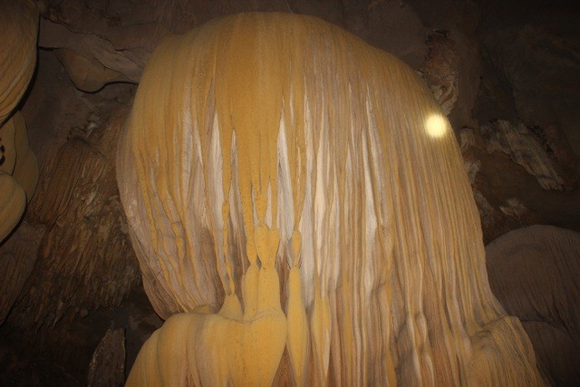 Khám phá hang động tuyệt đẹp ẩn sâu hàng chục năm giữa rừng Quảng Trị