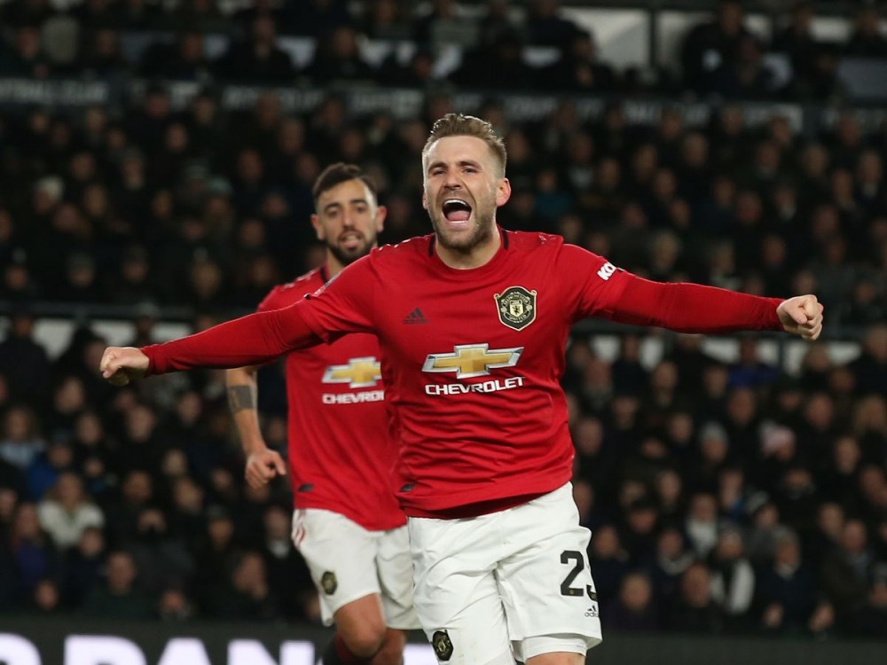 Man Utd: Hậu vệ Luke Shaw chơi hay, tạo cơ hội ghi bàn ngang tiền vệ Messi, Eric Bailly ký hợp đồng mới tới năm 2024