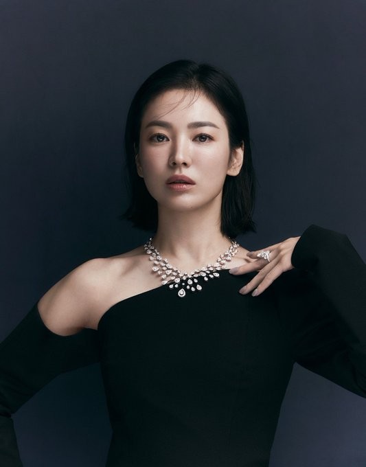 Song Hye Kyo dẹp mặn mà