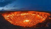 Ngọn lửa bốc cháy suốt 50 năm ở 'Cổng địa ngục' do con người tạo ra
