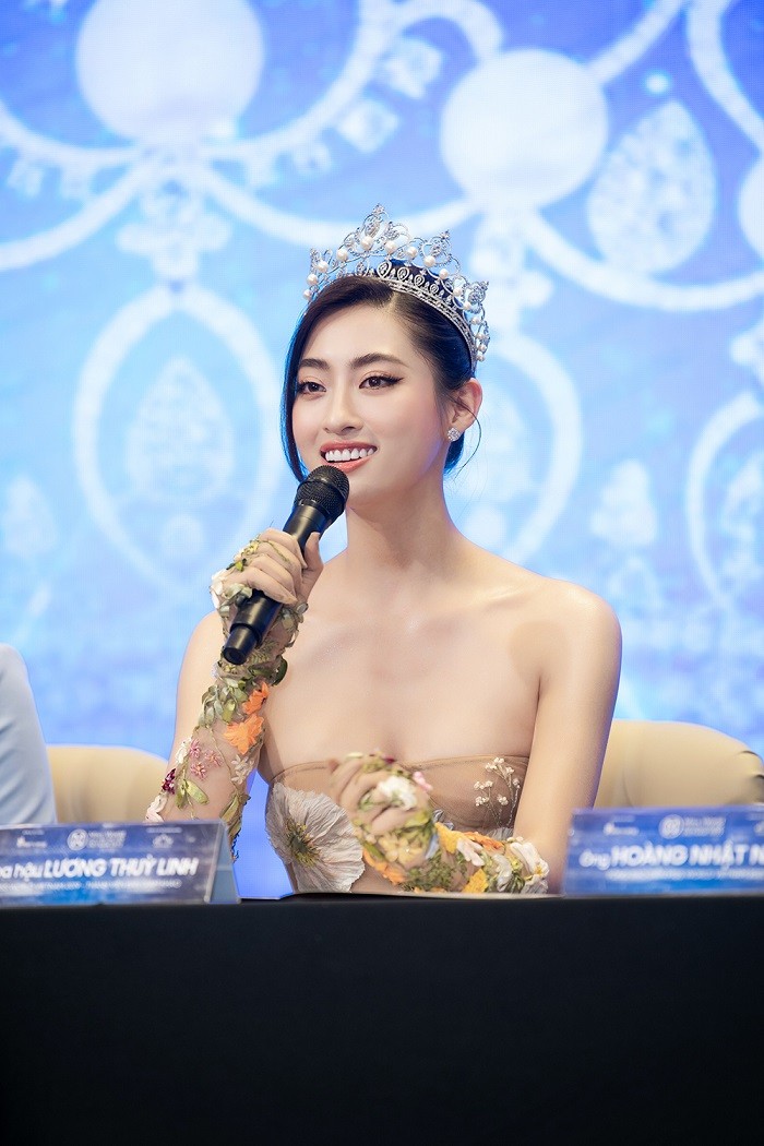 Miss World Vietnam 2022 : Dàn Hoa hậu Việt và Á hậu khoe sắc với váy dạ hội