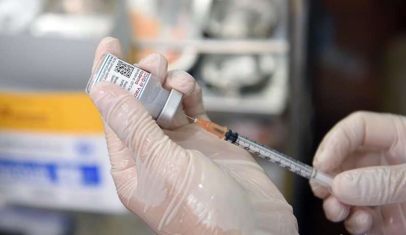 Học sinh được tiêm vaccine phòng Covid-19 là của hãng Moderna. (Nguồn: Vietnamnet)