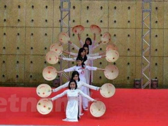 Áo dài và ẩm thực Việt Nam nổi bật trong lễ hội Nhật Bản