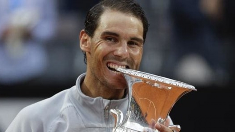 Nadal “bừng tỉnh” sau cơn mưa, đăng quang Rome Masters kịch tính